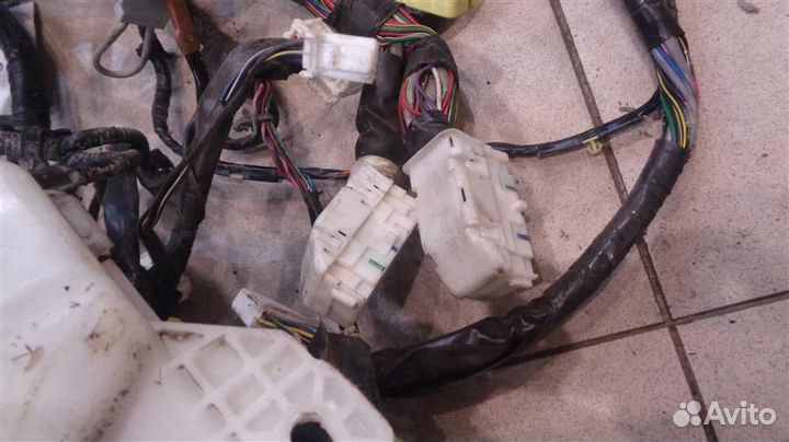 Проводка салона Nissan Fuga 2004-2009