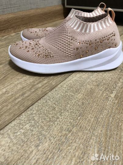 Кроссовки на девочку