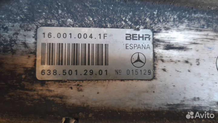 Радиатор интеркулера A6385012901 Мерседес Vito