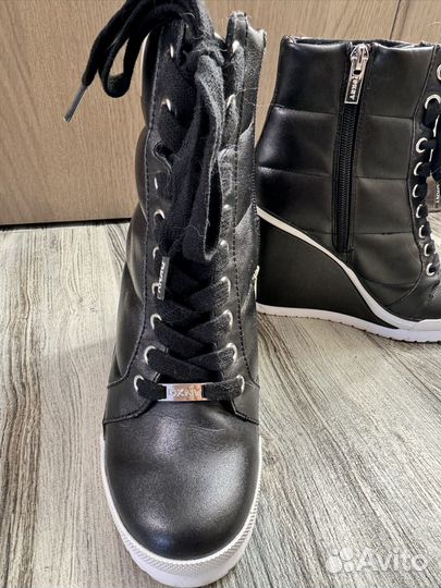 Ботинки женские dkny