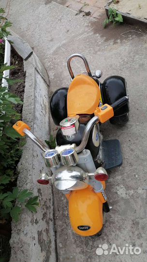 Детский трактор с прицепом