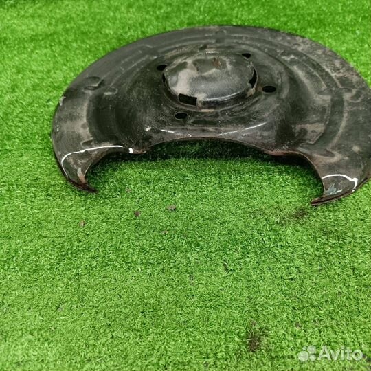 Тормозной щиток задний левый Opel Astra J GTC 2012