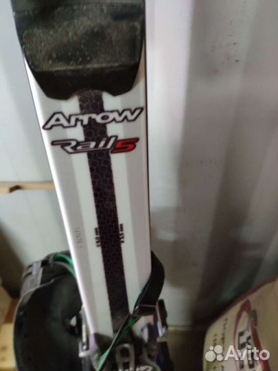 Лыжи с креплениями, палками и маской