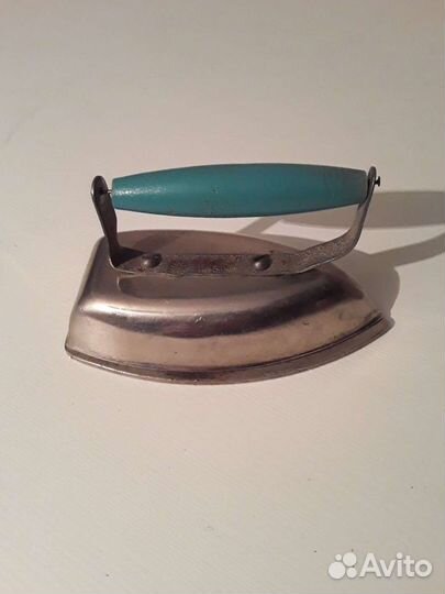 Детские игрушки из ссср.целлулоид неваляжка утюги