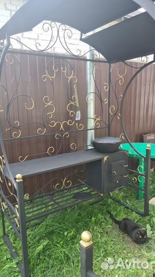 Мангал с крышей