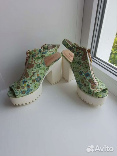 Босоножки женские 35 размер новые