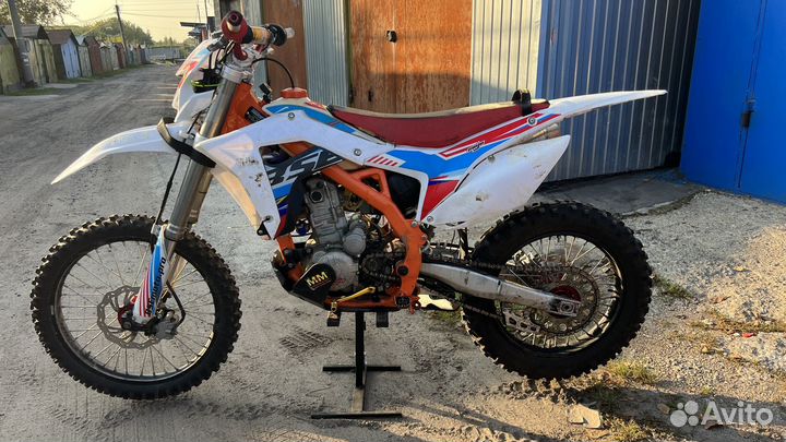 Мотоцикл BSE (300 кубов, водянка)