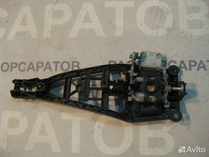 Кронштейн ручки двери передний правый Opel Corsa