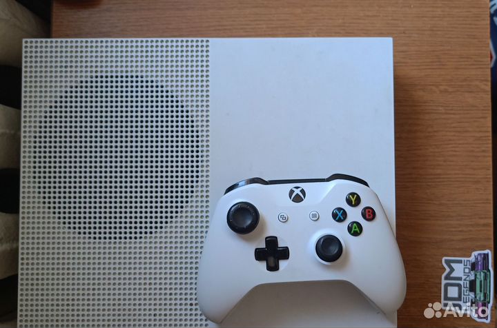 Xbox One s 1tb с играми