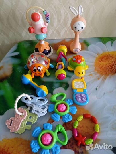 Погремушки, прорезыватели, игрушки