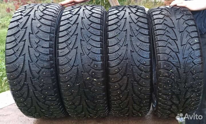 Hankook Winter I'Pike 215/45 R17