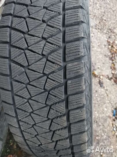 Bridgestone Blizzak DM-V2 225/65 R17