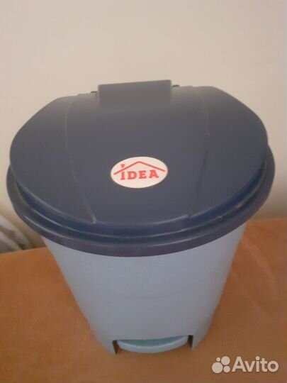 Контейнер для мусора с педалью