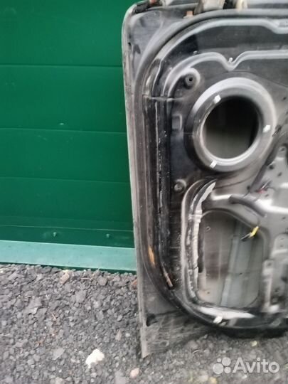 Дверь передн/правая Киа Каренс 2004 год