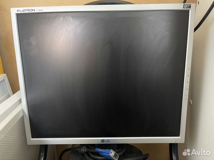 Монитор LG Flatron L1933S