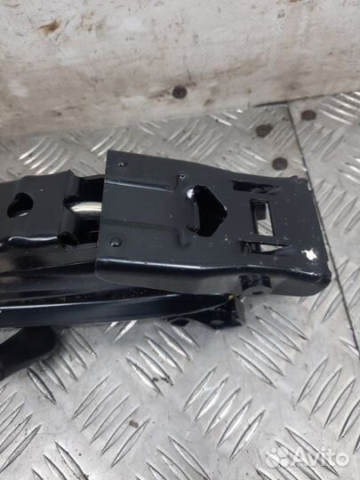 Домкрат Volkswagen Golf хэтчбэк 1.9 2007