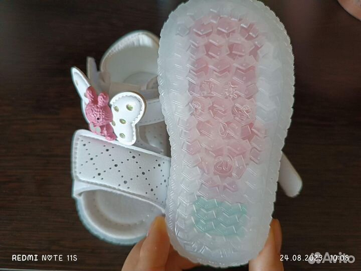 Сандалии для девочки 20 размер