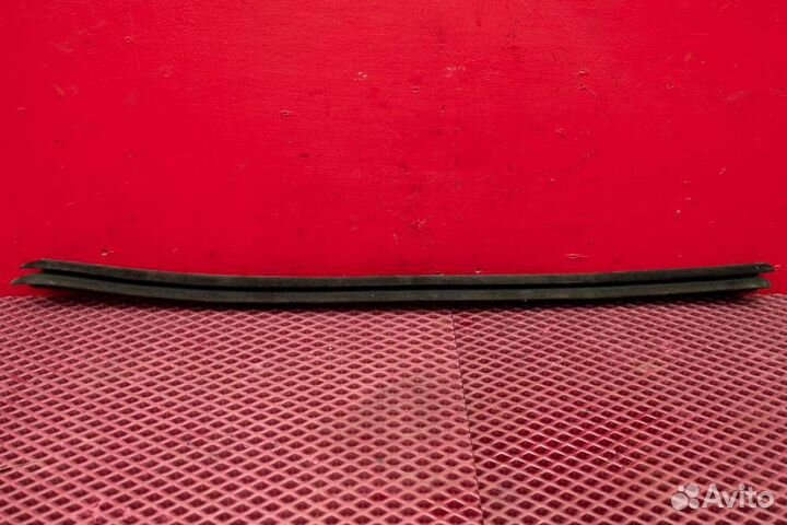 Уплотнитель стекла двери передний левый Audi A6 C7