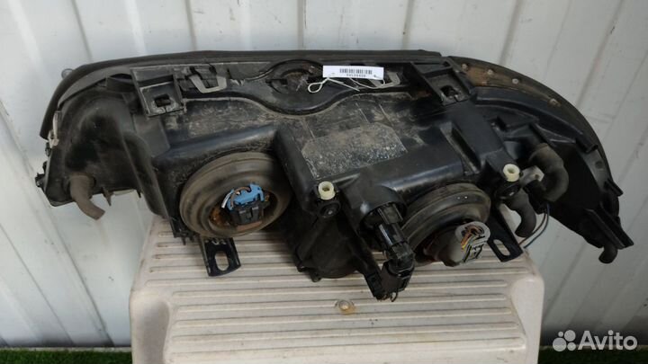 Фара правая на BMW 5 E39 hella