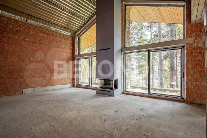 Дом 530 м² на участке 30,5 сот.