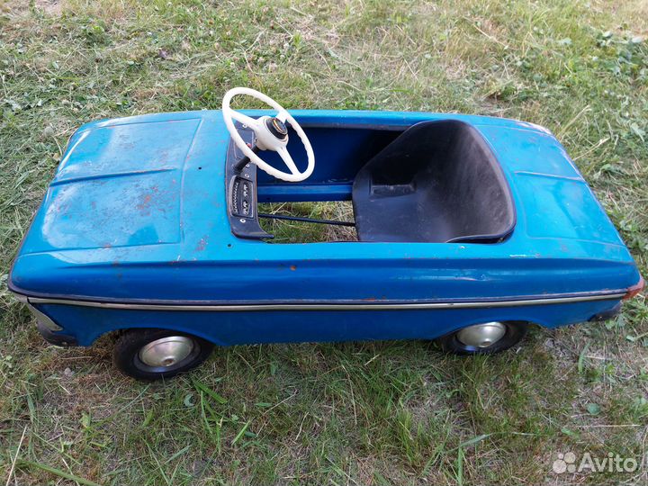 Педальный москвич