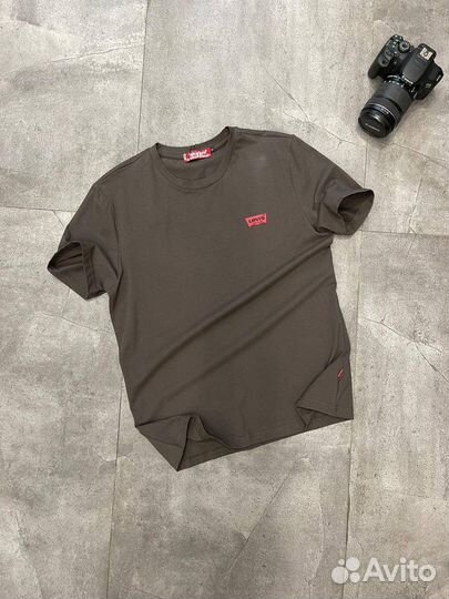Футболка Levis