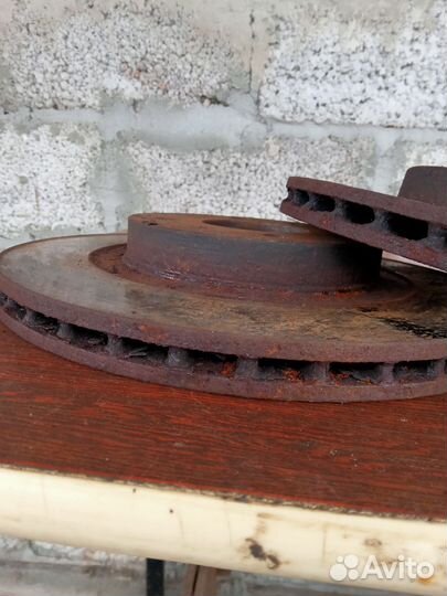 Передние тормозные диски r 14