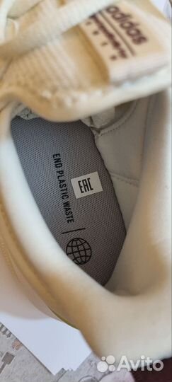 Кроссовки женские фирмы Адидас