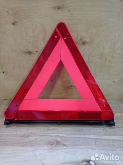 Знак аварийной остановки Мерседес