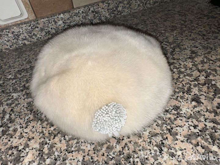 Берет из натуральной белой норки