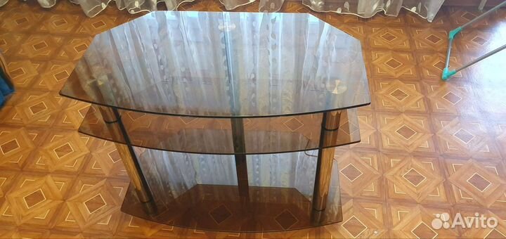 Стеклянная тумба под тв