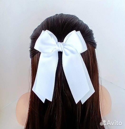 Белые банты