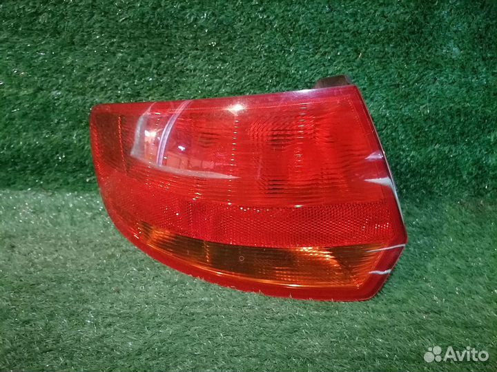 Фонарь (стоп сигнал) левый 8P4945095C Audi A3 8P