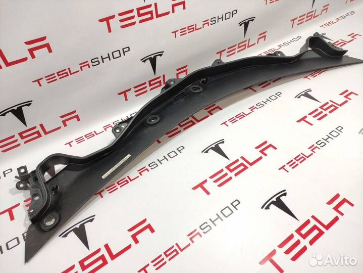 Пластик лобового стекла Tesla Model X 2019