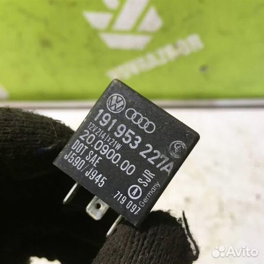 Реле поворотов Фольксваген Гольф 2 Джетта 2