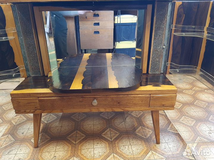 Реставратор мебели