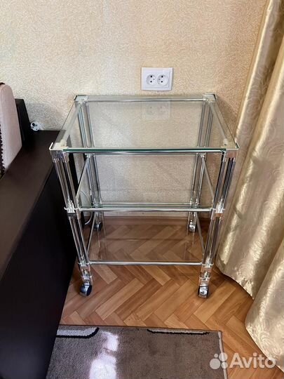 Стеклянная тумба