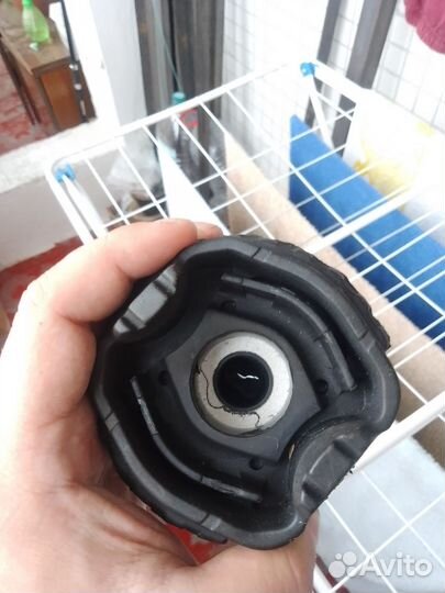 Сайлентблоки заднего подрамника заднии w210