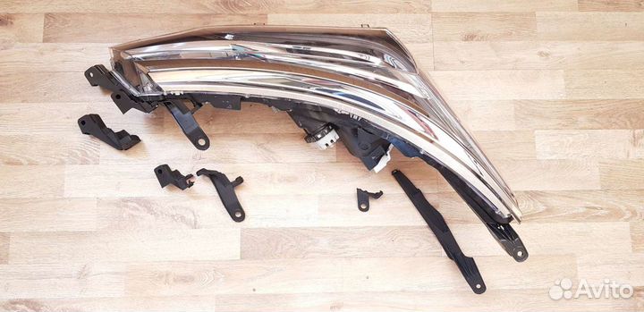 Ремонтные крепления фар Toyota Corolla 170/180