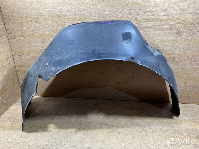 Подкрылок передний левый VW Passat B4 1704171