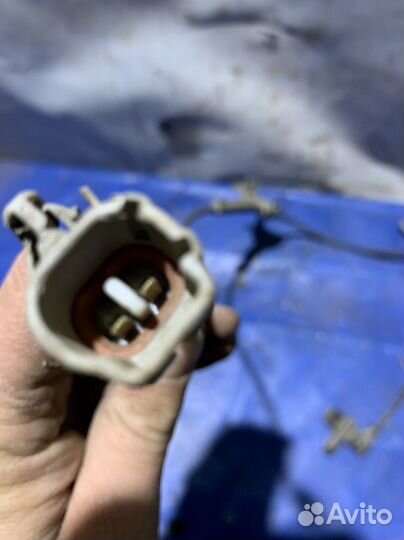 Датчик abs передний левый toyota corolla 120