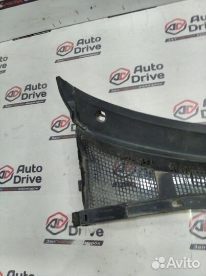 Жабо, решетка под дворники правый Mazda 3 BK 1.6