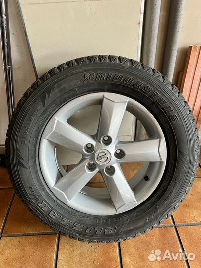 Зимние шины на Nissan r16