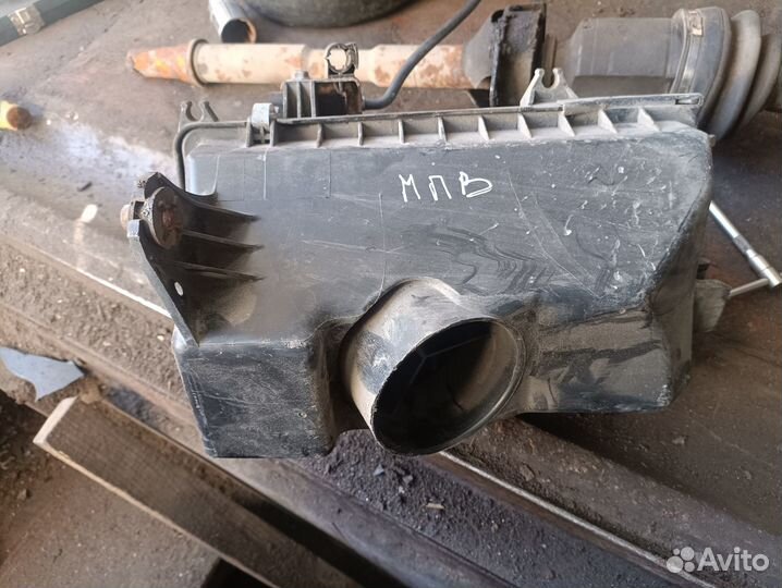 Корпус воздушного фильтра Mazda Mpv 3.0