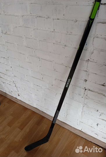 Хоккейные коньки,защита коленей и локтей,клюшка