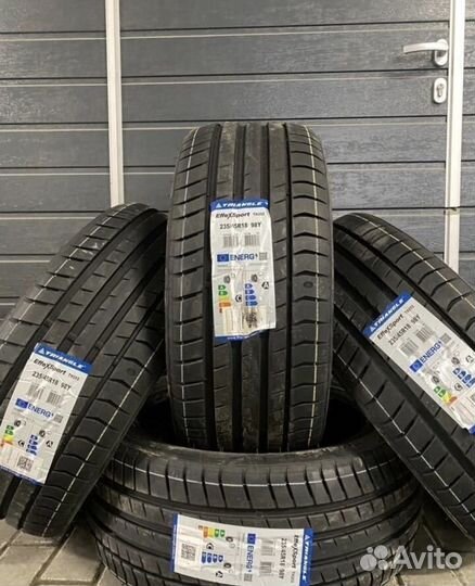 Triangle EffeXSport TH202 235/35 R19 91Y