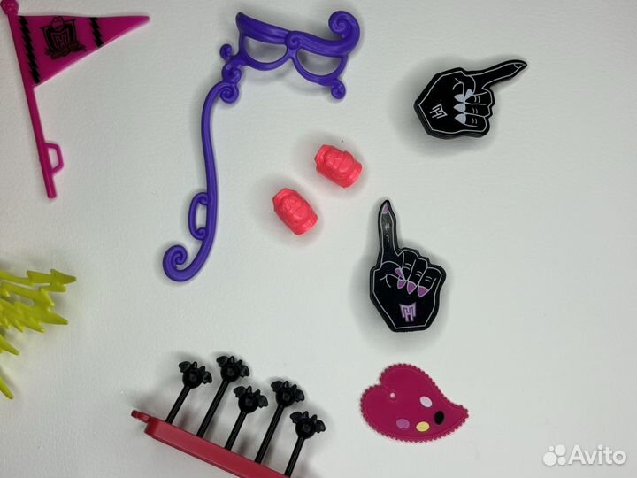 Аксессуары для кукол Monster High