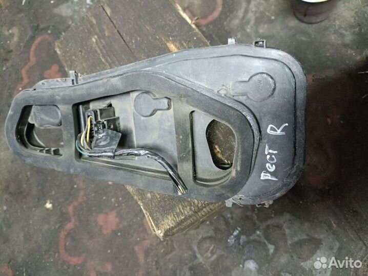 Плата правого фонаря Renault Logan I