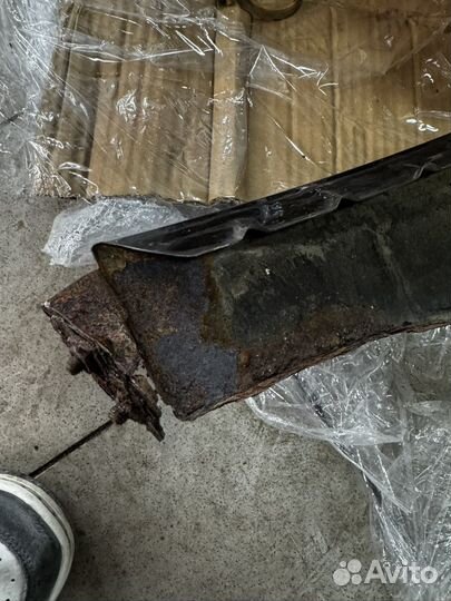 Крыло переднее Левое WV Passat B6 седан черное