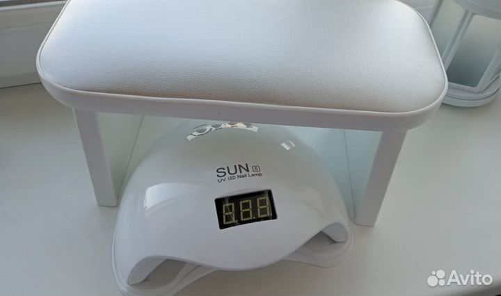 Лампа и подставка для маникюра